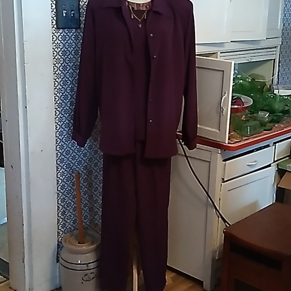 City Girl by Nancy Bolen purple 3 piece pant suit